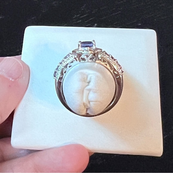 ⭐️ QVC Purple CZ with light purple side stones Sterling Silver Ring Size 6 - Picture 12 of 14